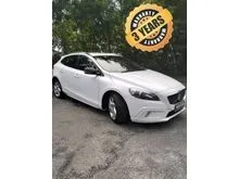 2014 Volvo V40 Cross Country 2.0 T5 Turbo Sporty Premium Edition Coupe Hatchback
