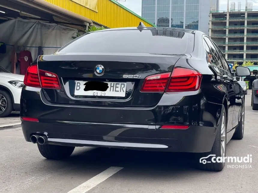 2013 BMW 520i Luxury Sedan