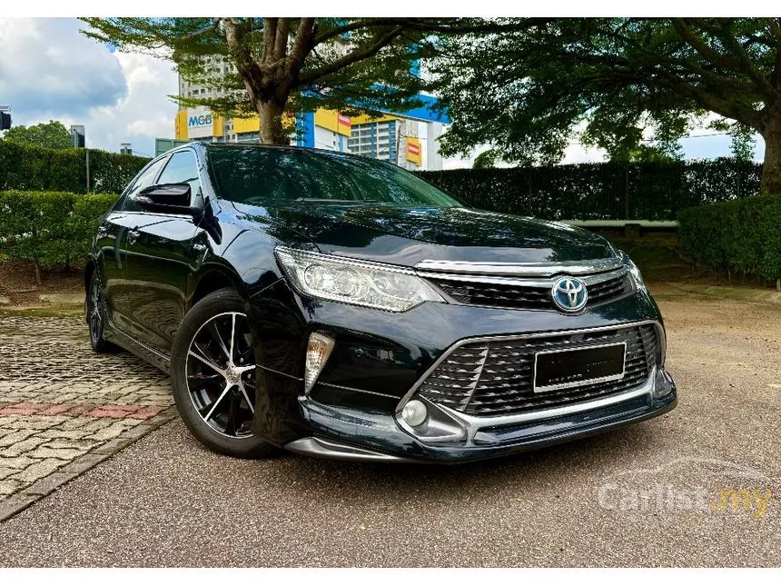 2015 Toyota Camry Hybrid Sedan