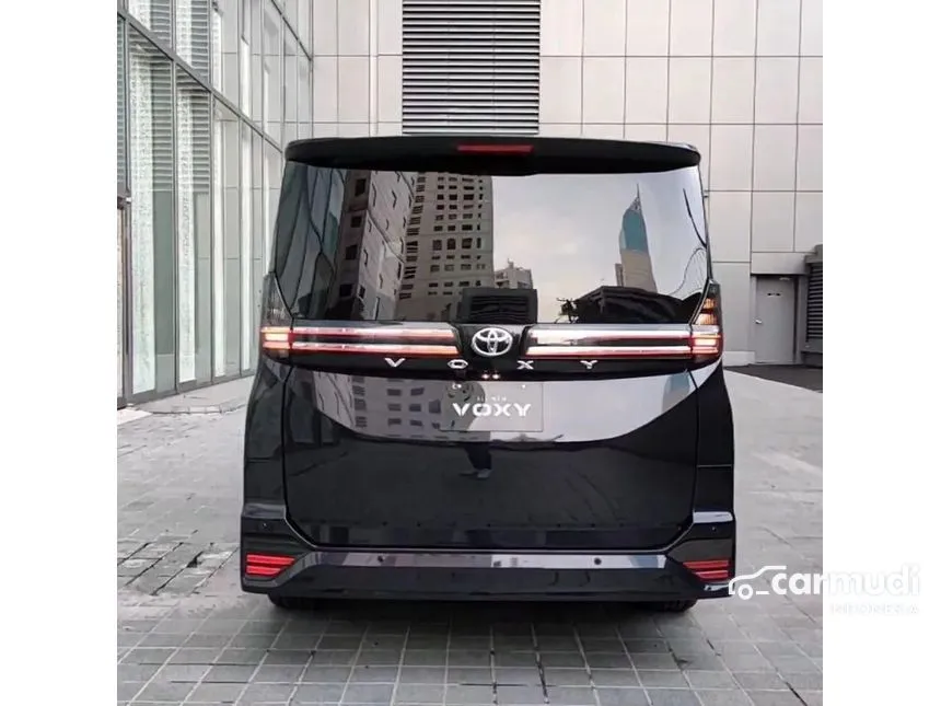 2025 Toyota Voxy (Premium Color) MPV