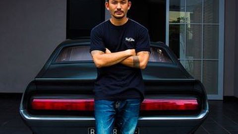 Rio Dewanto Manjakan ‘Kuda Poni’