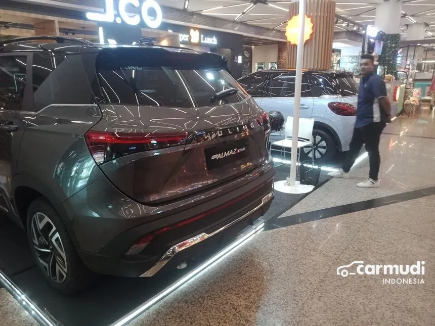 2024 Wuling Almaz RS Hybrid Wagon