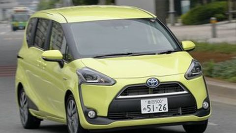 Toyota Sienta Menawarkan Fleksibilitas (Video)