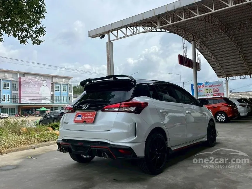 2023 Toyota YARIS Premium Hatchback