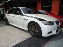 2011 BMW 320i E90 2.0 Sedan -- GREAT CAR --