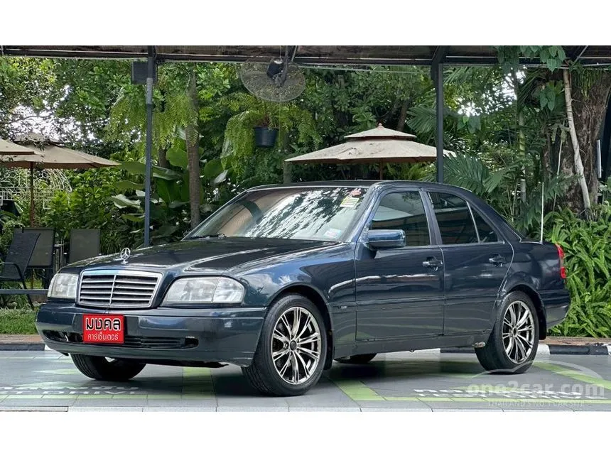 1997 Mercedes-Benz C220 Sedan