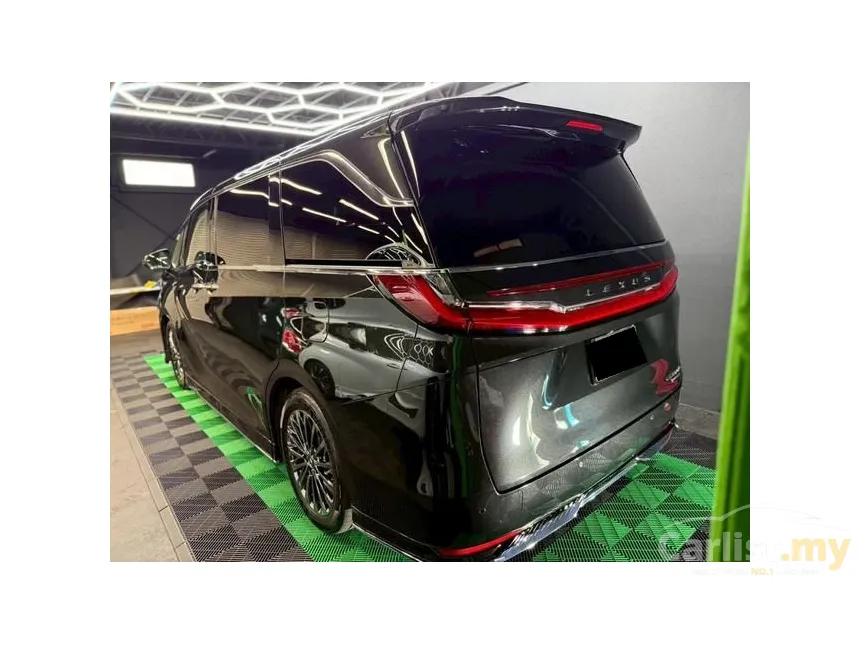 2024 Lexus LM 500h Version L 6 Seater MPV