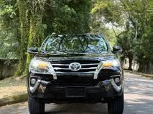 Toyota Fortuner 2.7 SRZ SUV/LEATHER SEAT/FULL SERVICE RECORD BY TOYOTA/360 SURROUND CAMERA/POWERED TAILGATE/WELL MAINTAINED UNIT/PM ME FOR MORE DETAIL