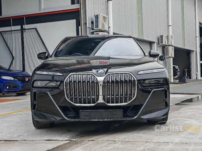 2023 BMW 750e xDrive M Sport Pure Excellence Sedan