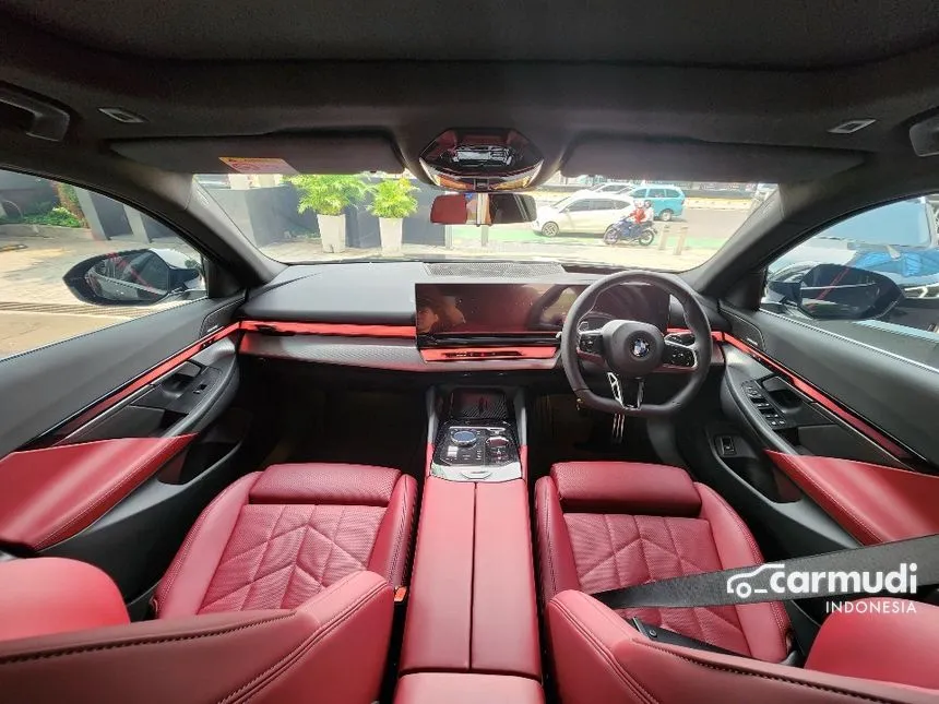2025 BMW 520i M Sport Sedan
