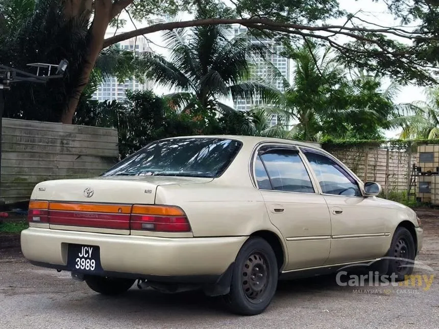 1993 Toyota Corolla SE Sedan