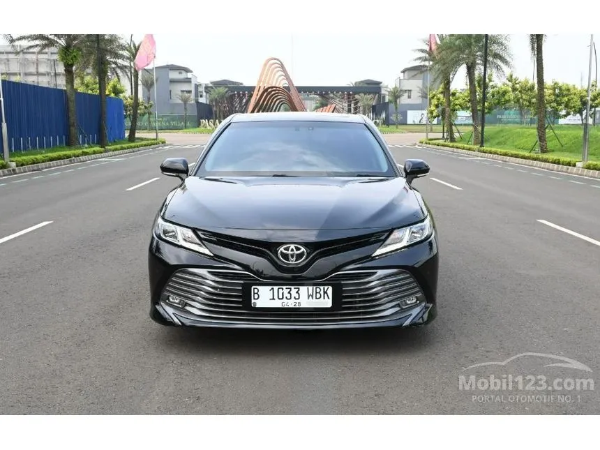 2020 Toyota Camry V Sedan