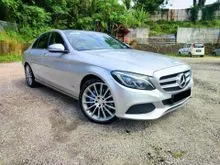 2017 Mercedes-Benz C350e 2.0 AMG Line Sedan 1 Owner Low Mileage