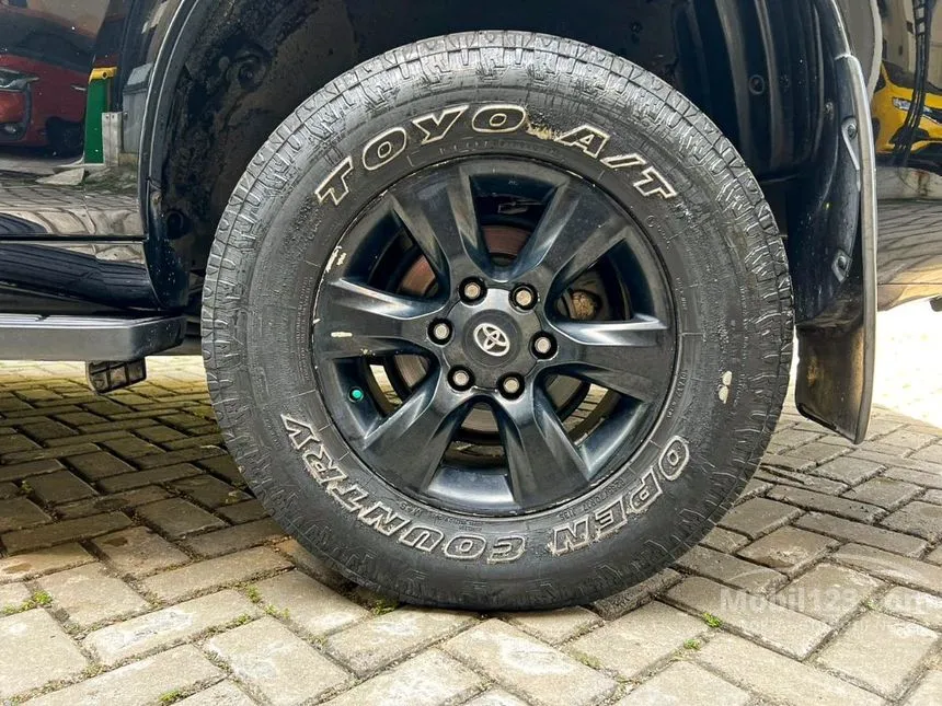 2011 Toyota Land Cruiser Prado TX SUV