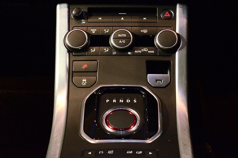 Galeri Foto New Range Rover Evoque 17