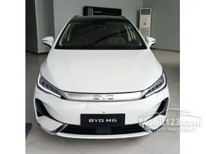 2025 BYD M6 Standard 7 Seater MPV