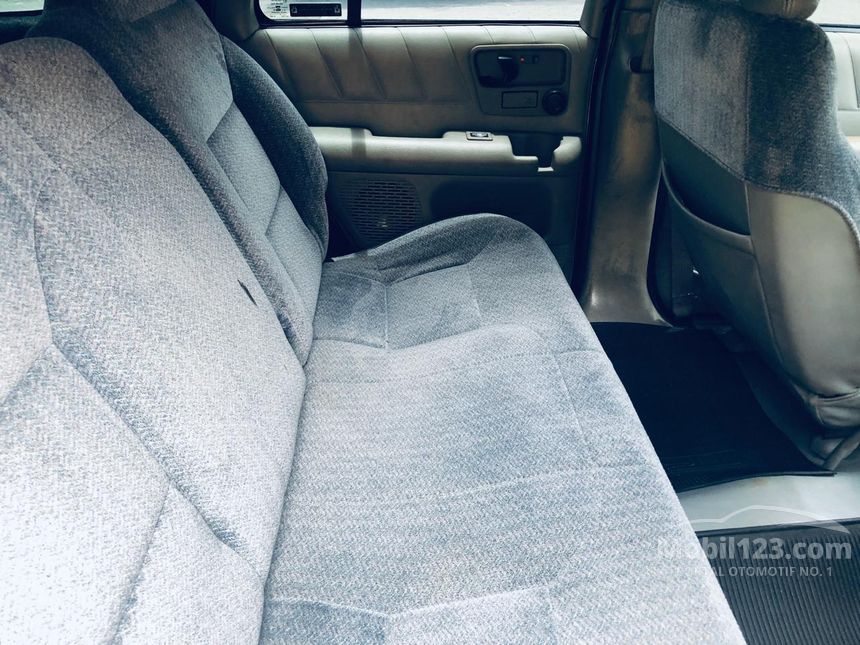 2004 chevrolet blazer interior