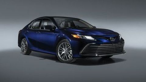 Toyota Camry Facelift 2021 Lebih Garang Wajahnya