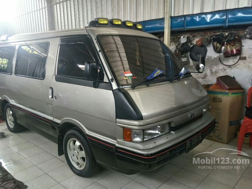 1997 Mazda E2000 MPV Minivans