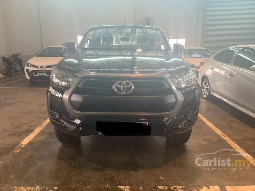 2025 Toyota Hilux E Dual Cab Pickup