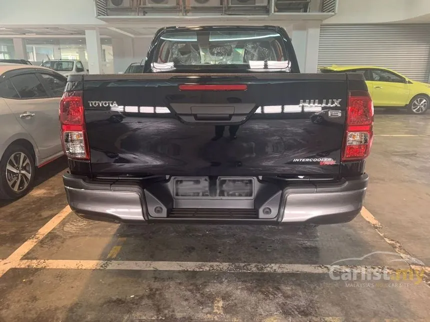 2025 Toyota Hilux E Dual Cab Pickup