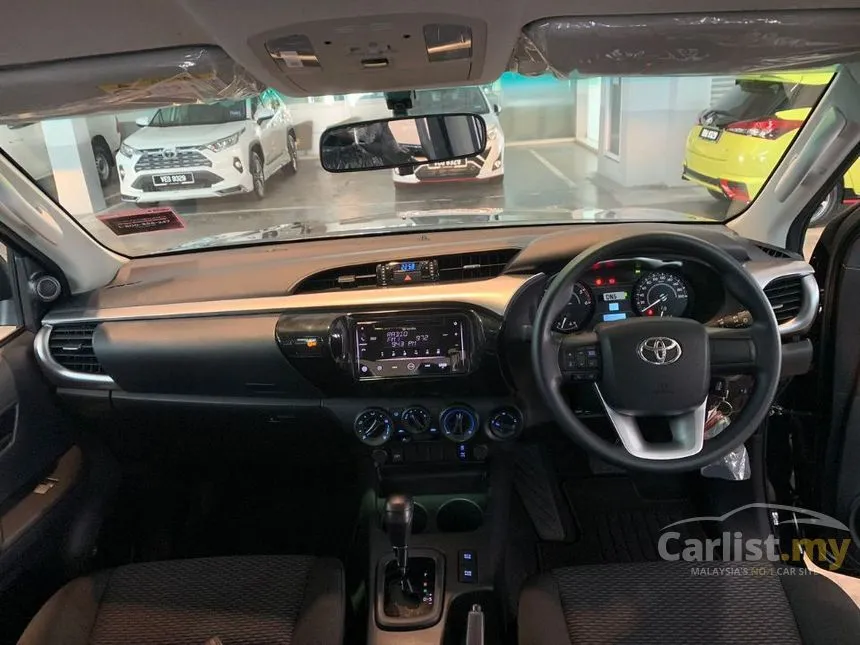 2025 Toyota Hilux E Dual Cab Pickup
