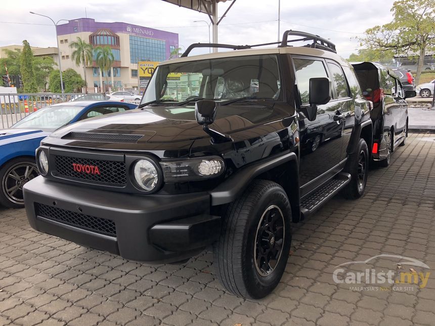 2014 toyota fj cruiser suv