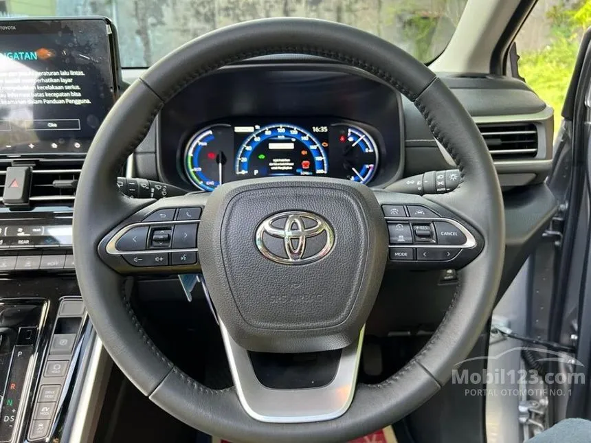 2022 Toyota Kijang Innova Zenix Q HV TSS Modellista Wagon