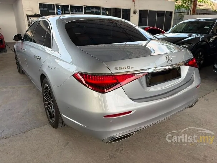 2022 Mercedes-Benz S580e Sedan