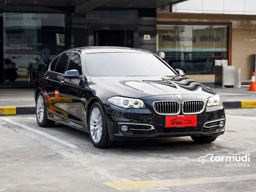 2015 BMW 528i Luxury Sedan