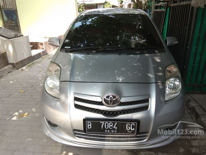 2008 Toyota Yaris E Hatchback