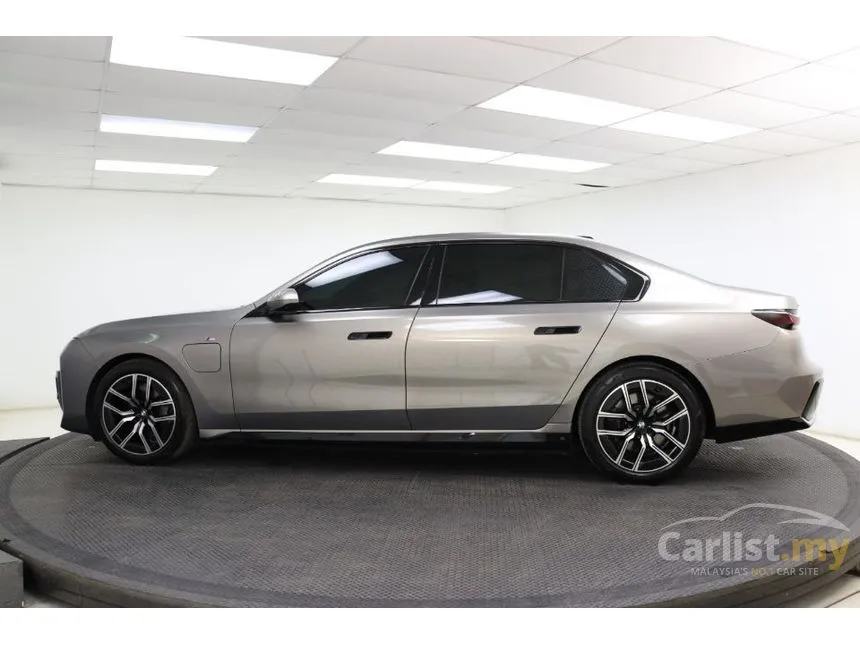 2024 BMW 750e xDrive M Sport Pure Excellence Sedan