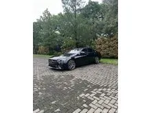 2023 Mercedes-Benz E300 2.0 AMG Line Sedan Odo 8 Rbuan (TERMURAH)