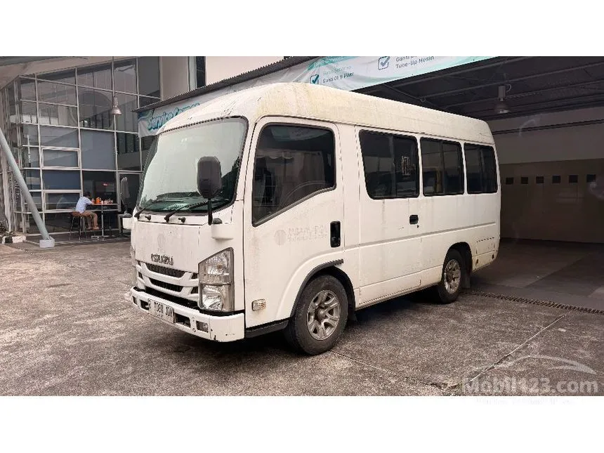 2022 Isuzu Elf NLR Truck