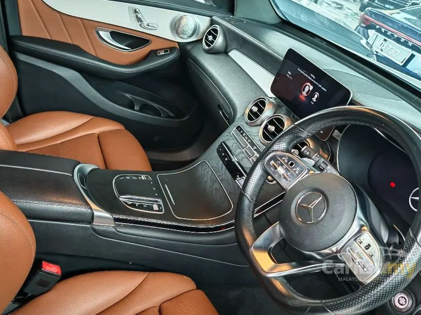 2021 Mercedes-Benz GLC300 4MATIC AMG Line SUV