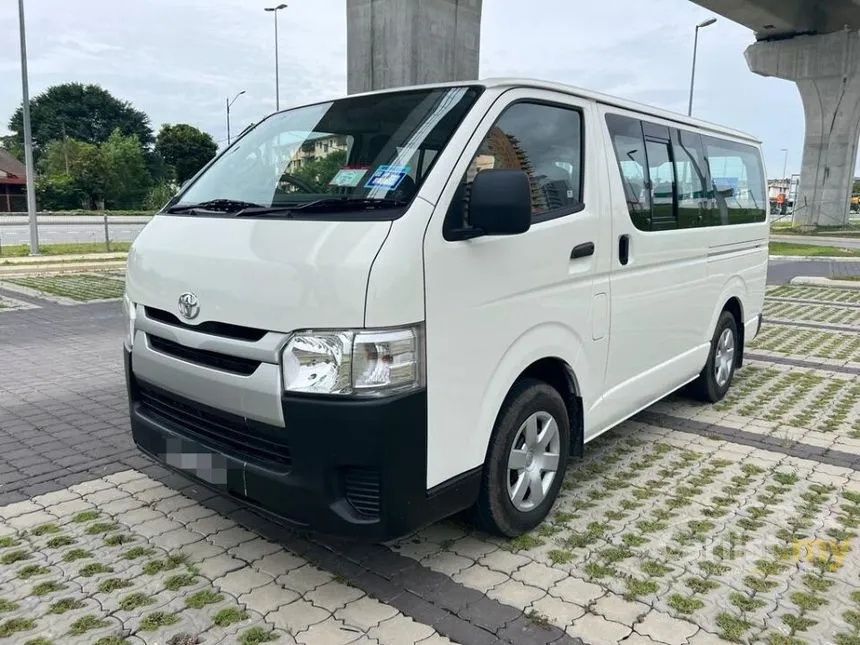New 2021 Toyota Hiace 2.5 WINDOW VAN 14Seat Diesel under Toyota ...