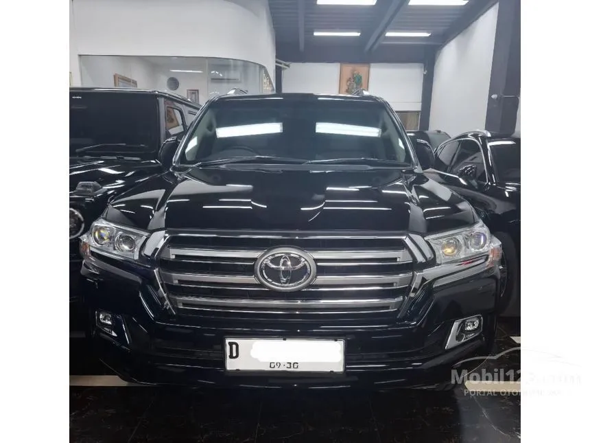 2020 Toyota Land Cruiser 200 VX SUV