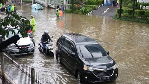 Cuaca Ekstrem Masih Menghantui Jabodetabek, Hati-Hati Saat Berkendara