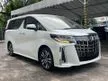 Recon 2022 Toyota Alphard 2.5 SC SUNROOF DIM BSM ( GRADE 5A / 10K KM MILEAGE )