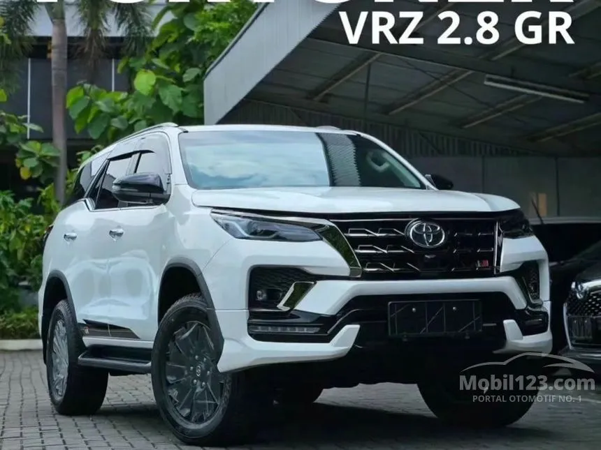 Jual Mobil Toyota Fortuner 2024 GR Sport 2.8 di DKI Jakarta Automatic SUV Putih Rp 585.700.000