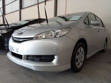 2014 Toyota Wish 1.8 X Smart Keyless Entry & Push Start Reverse Camera