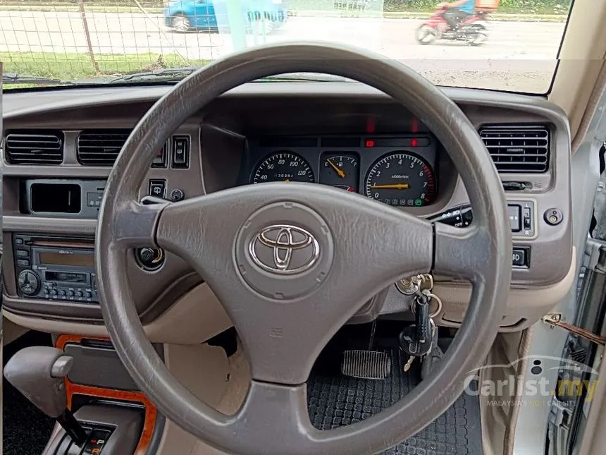 2004 Toyota Unser LGX MPV