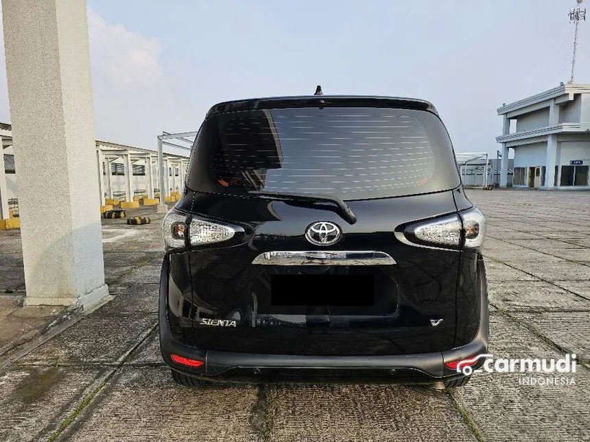 2016 Toyota Sienta V MPV