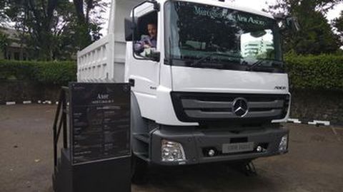 Pandemi, Penguasaan Pasar Truk & Bus Mercedes di Indonesia Tetap Menguat
