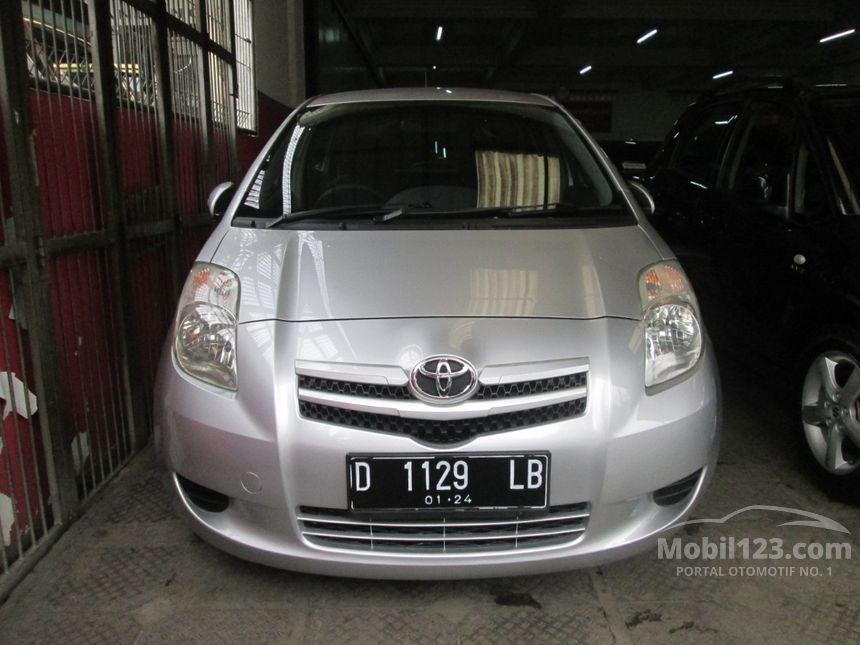 2015 Toyota Yaris E Hatchback