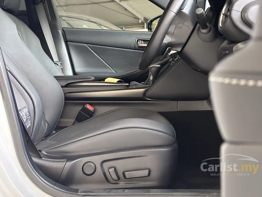 2022 Lexus IS 300 F Sport Sedan
