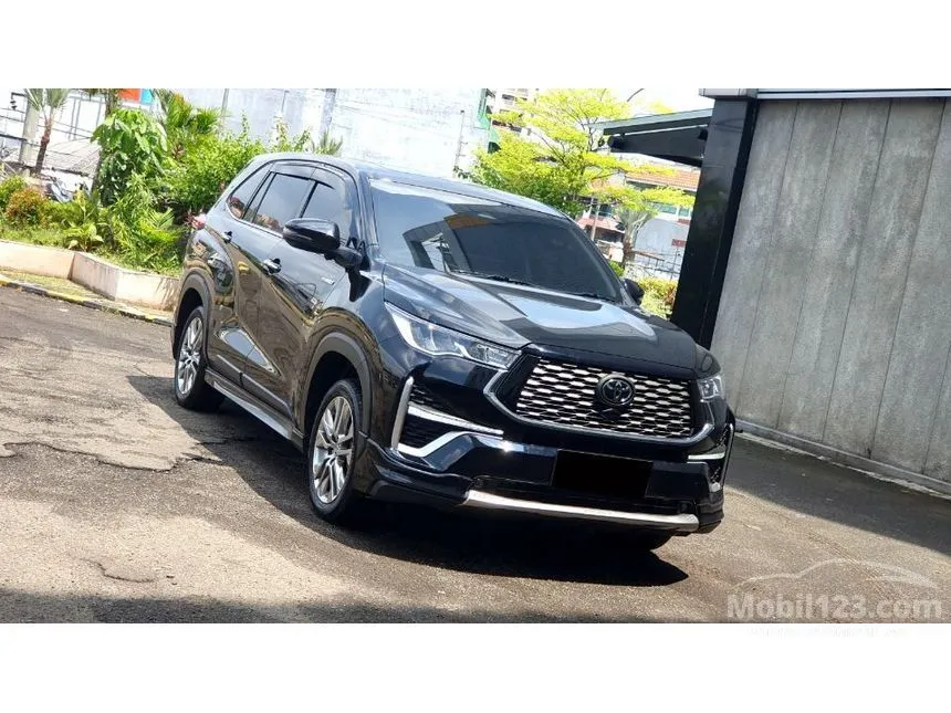 2025 Toyota Kijang Innova Zenix Q HV TSS ( Premium Color) MPV