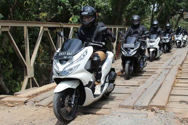 Seksinya Rute Cipatujah-Pangandaran Ditaklukkan Honda PCX150 5