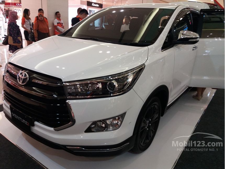 Jual Mobil  Toyota Kijang Innova  2021  V 2 4 di Jawa Timur 