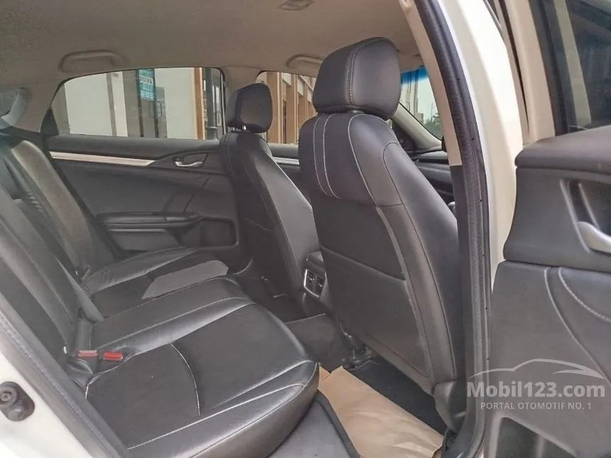 2016 Honda Civic ES Sedan